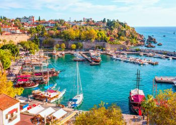 Antalya turist ve rezervasyonda yeni rekorlara koşuyor