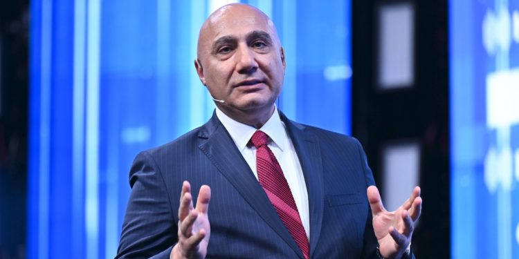 Halkbank, gençlerin önünü açan projelere imzasını atıyor