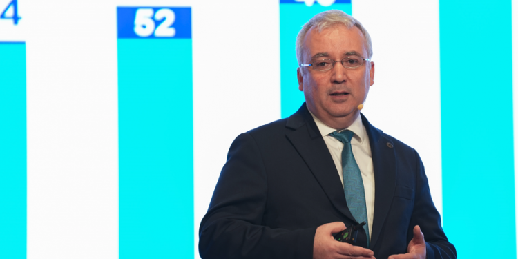 Şirketlere borsa sürecinde  tüm desteği vermekteyiz