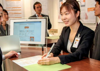 Japon banka çalınan milyonlarca dolar için özür diledi