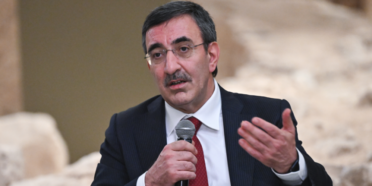 Program istikrarlı sürdükçe ekonomik denge de sağlanacak