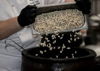 Bu fasulye ıslatmaya gerek kalmadan pişiriliyor