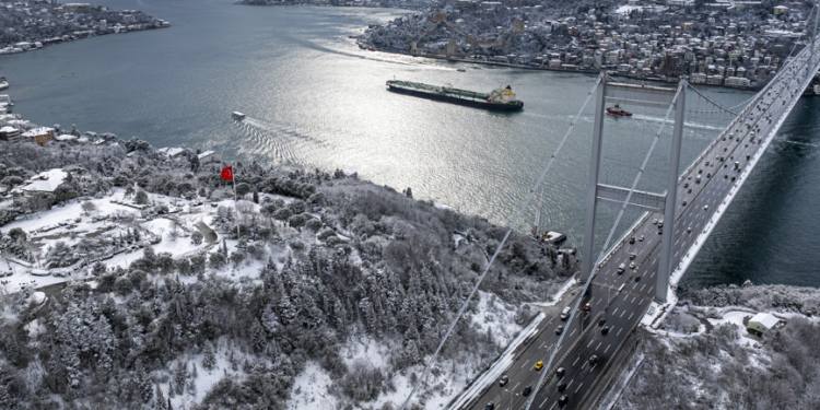 İstanbul Boğazı’ndan 2024’te  41 bin 363 gemi geçti