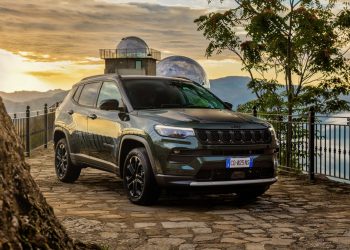 Jeep Compass’ın yeni özel serisi Türkiye’de showroomlarda