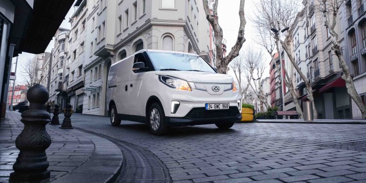 Maxus modellerinde elektrikli açılım