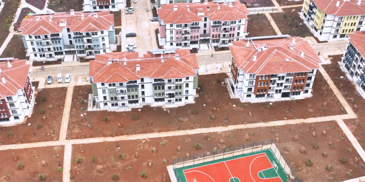 Deprem konutlarında teslimat sürüyor