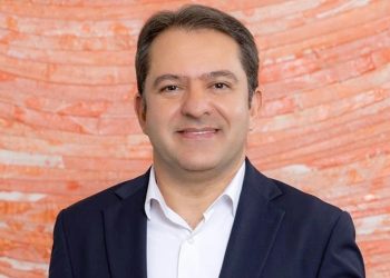 Deprem bölgesindeki çocuklara kitap ve oyun desteği