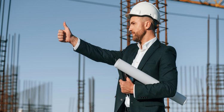 Müteahhitler ışığı gördü yeniden inşa başlıyor