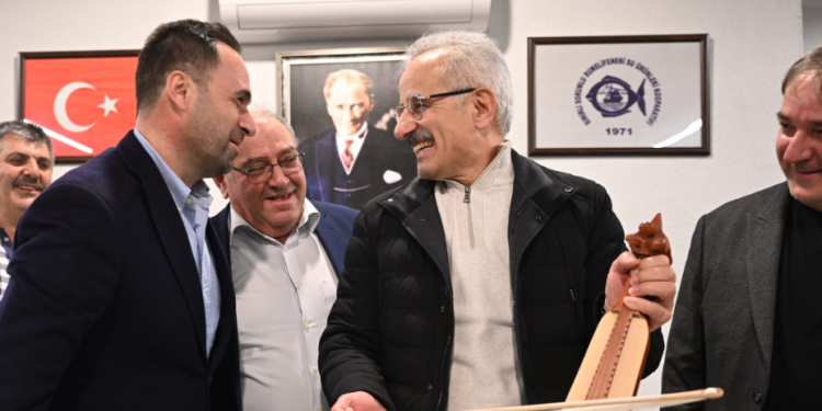 Ülkenin yolları canlandıkça ticaret de canlılık kazanıyor