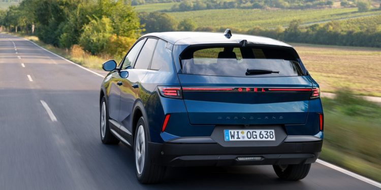 Opel’in köpek balığı tasarımı yeni Grandland’de yer alacak