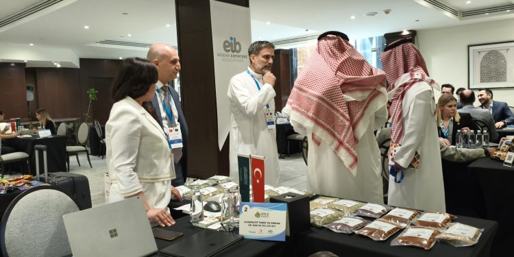 Ortadoğu ülkeleri gıdada “Türk sofrasına” oturuyor