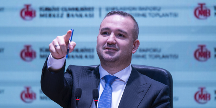 Enflasyonu frenlemek için için ipler sıkı tutuluyor