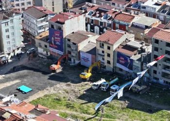 Bağcılar’da oturan herkese  yeni kat mı verilecek?