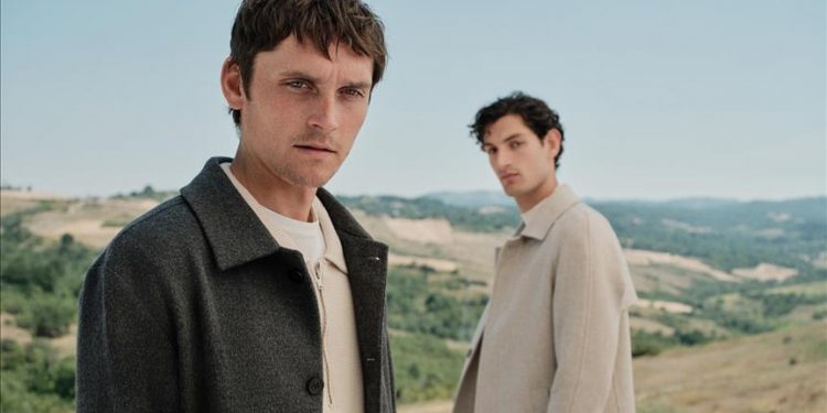 D’S damat “Kışın Derin Tonları” koleksiyonunu vitrine çıkardı