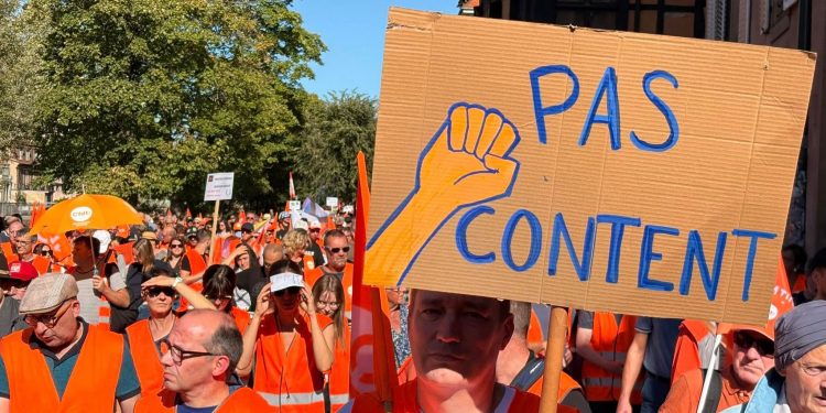 Ekonomik kemer sıkma Fransa’nın başını ağrıttı