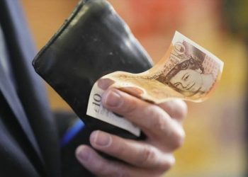 İngiliz ekonomisi durgun seyrini devam ettiriyor