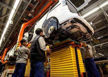 Otomotiv üretimi 8 ayda yüzde 4 büyüme kaydetti