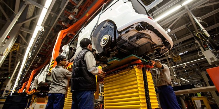 Otomotiv üretimi 8 ayda yüzde 4 büyüme kaydetti