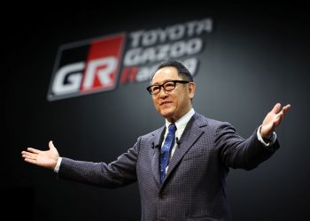 Toyota Başkanı Akio Toyoda, Altın direksiyonun “başına geçti”