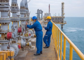 Doğalgaz ve petrolde İthalat artışı sürüyor