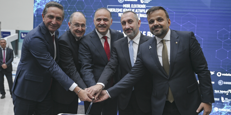 Dijital çağı bekleyen değil başlatan bir ülkeyiz