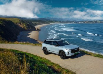 Hızla yol alırken büyümeyi sürdürdü