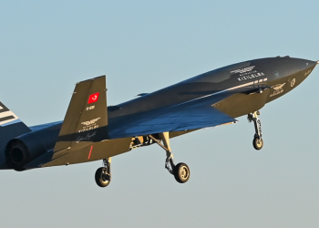 Bayraktar KIZILELMA’dan milli donanımlarla gövde gösterisi