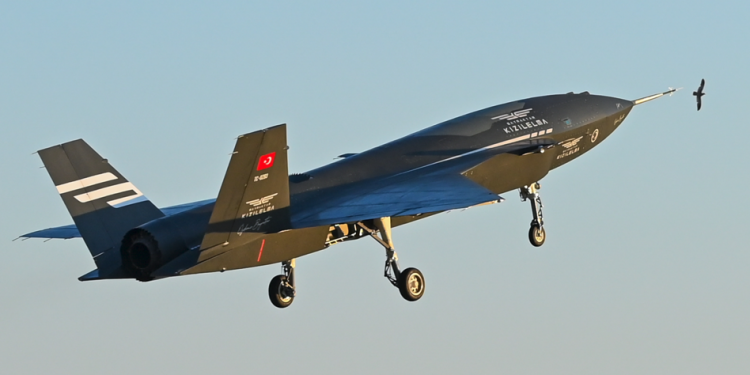 Bayraktar KIZILELMA’dan milli donanımlarla gövde gösterisi