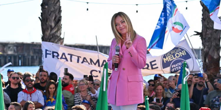 İtalyanlar yeni vergilerde “Silah” görmek istemiyor