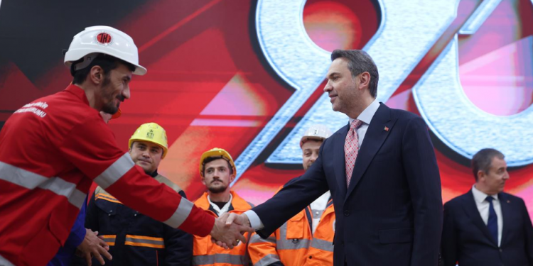 Stratejik koridorlar genişledikçe Türkiye’nin enerjisi yükselecek