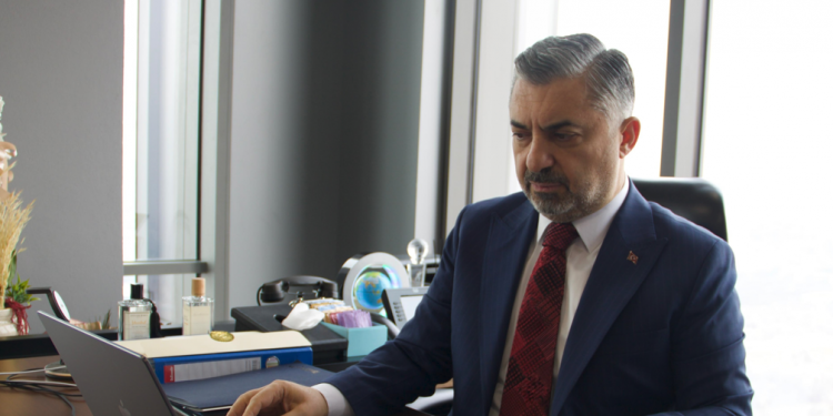 Fiber ağlarla ördü anayurdu dört baştan