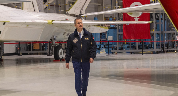 Türk savunma sanayisi yatırımlarıyla deprem bölgesine katkı sağladı