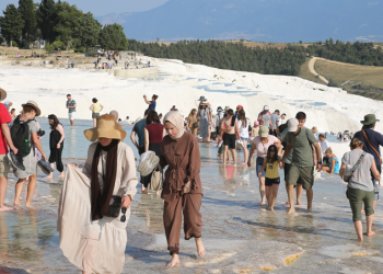Turistler Türkiye’yi “görmeden” geçemiyor