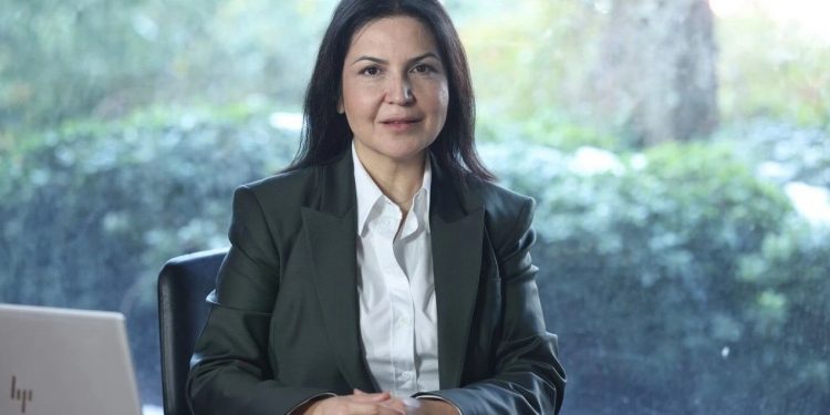 Yeni mezunların kariyerinde yeni bir “yer” edindik