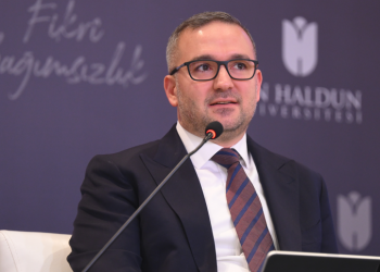 Sıkı duruşumuzu koruyup kararlı adımlar atıyoruz