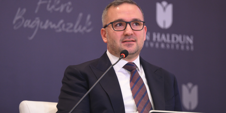 Sıkı duruşumuzu koruyup kararlı adımlar atıyoruz