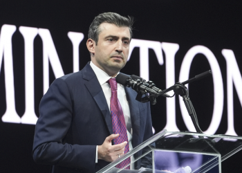 Tekellerin dev veri merkezine mahkum olmamalıyız
