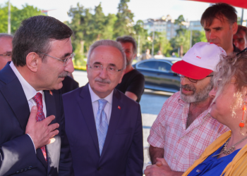 Doğru politika üreten ülkeler istikrarı da sağlamış olur