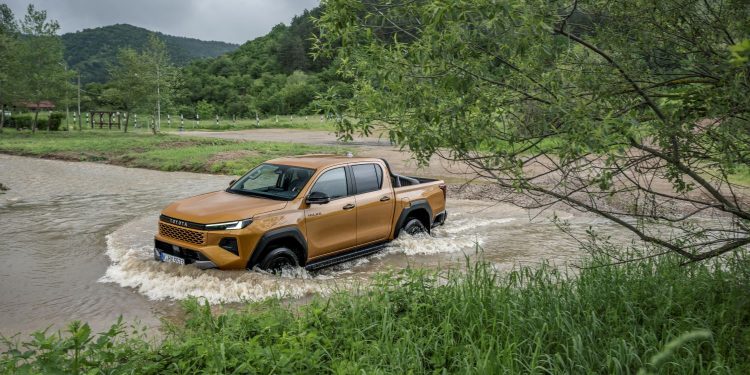 Yeni Toyota Hilux ağustosta Türkiye’de