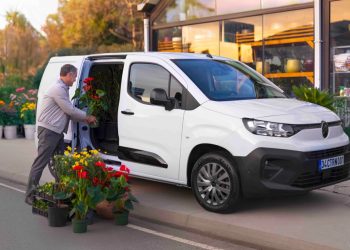 Citroen modelleri kredili sunumuyla vitrinde